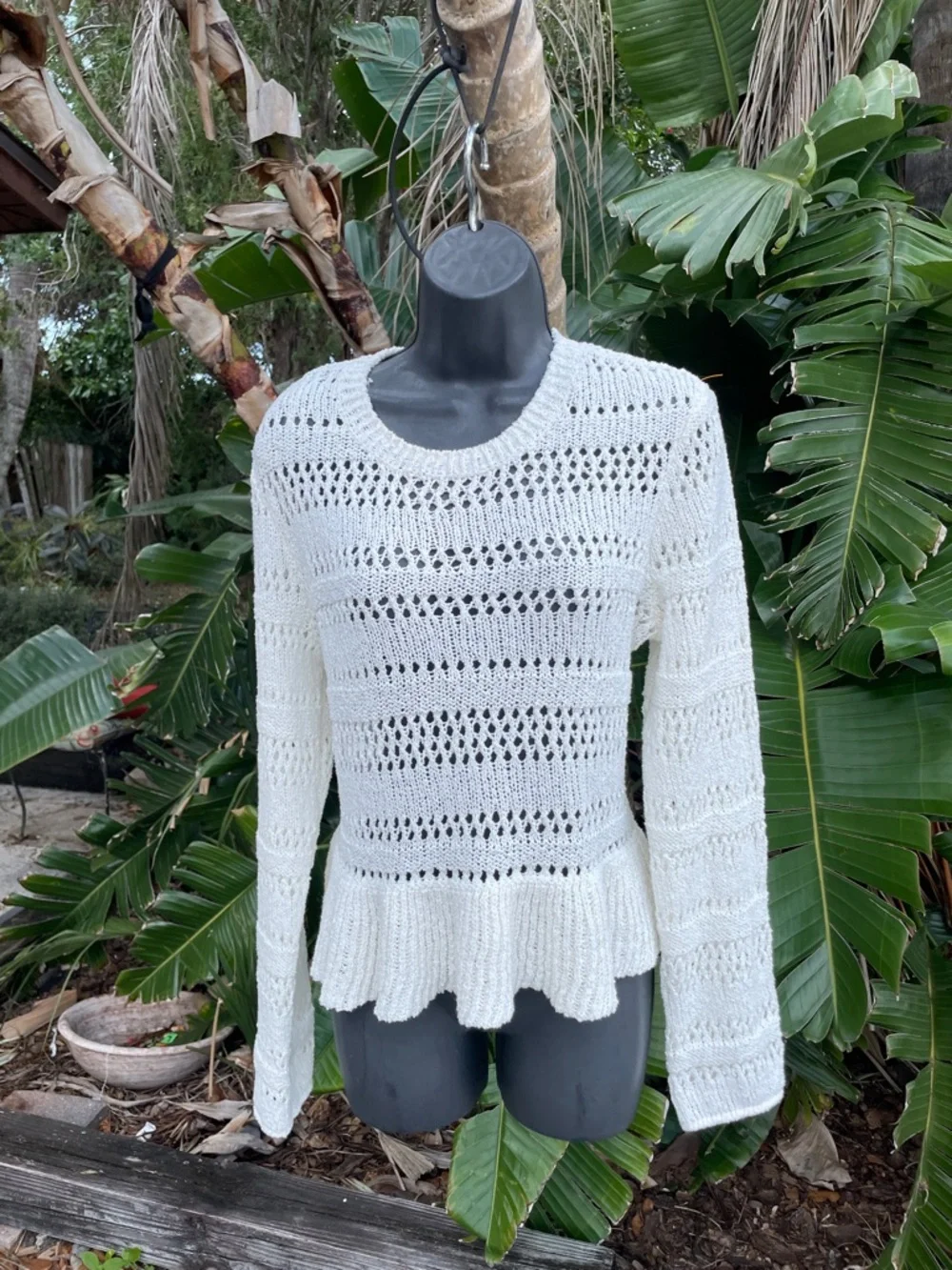 H&M crochet white top with peplum